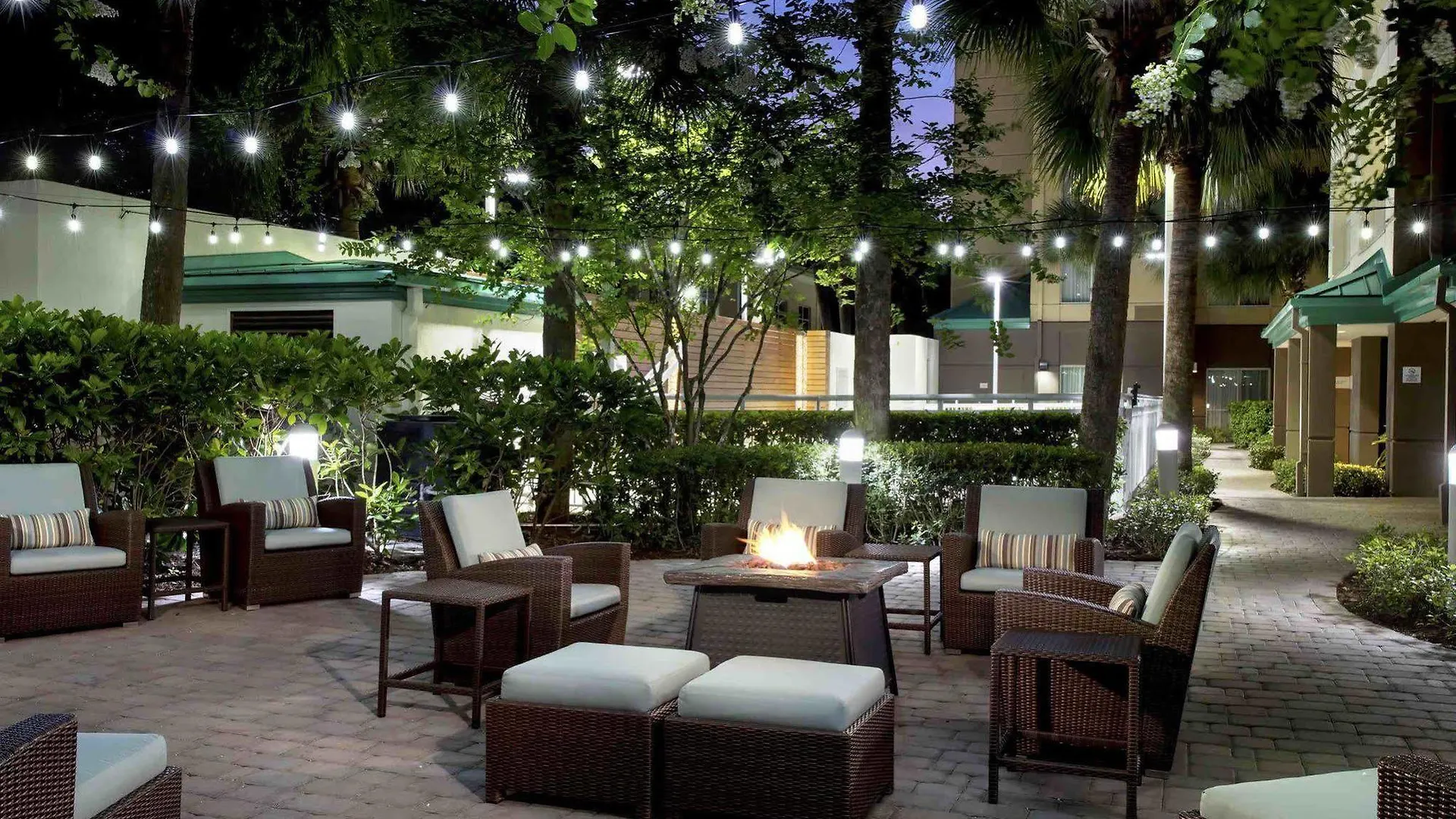 Courtyard By Marriott Orlando Downtown Hotel